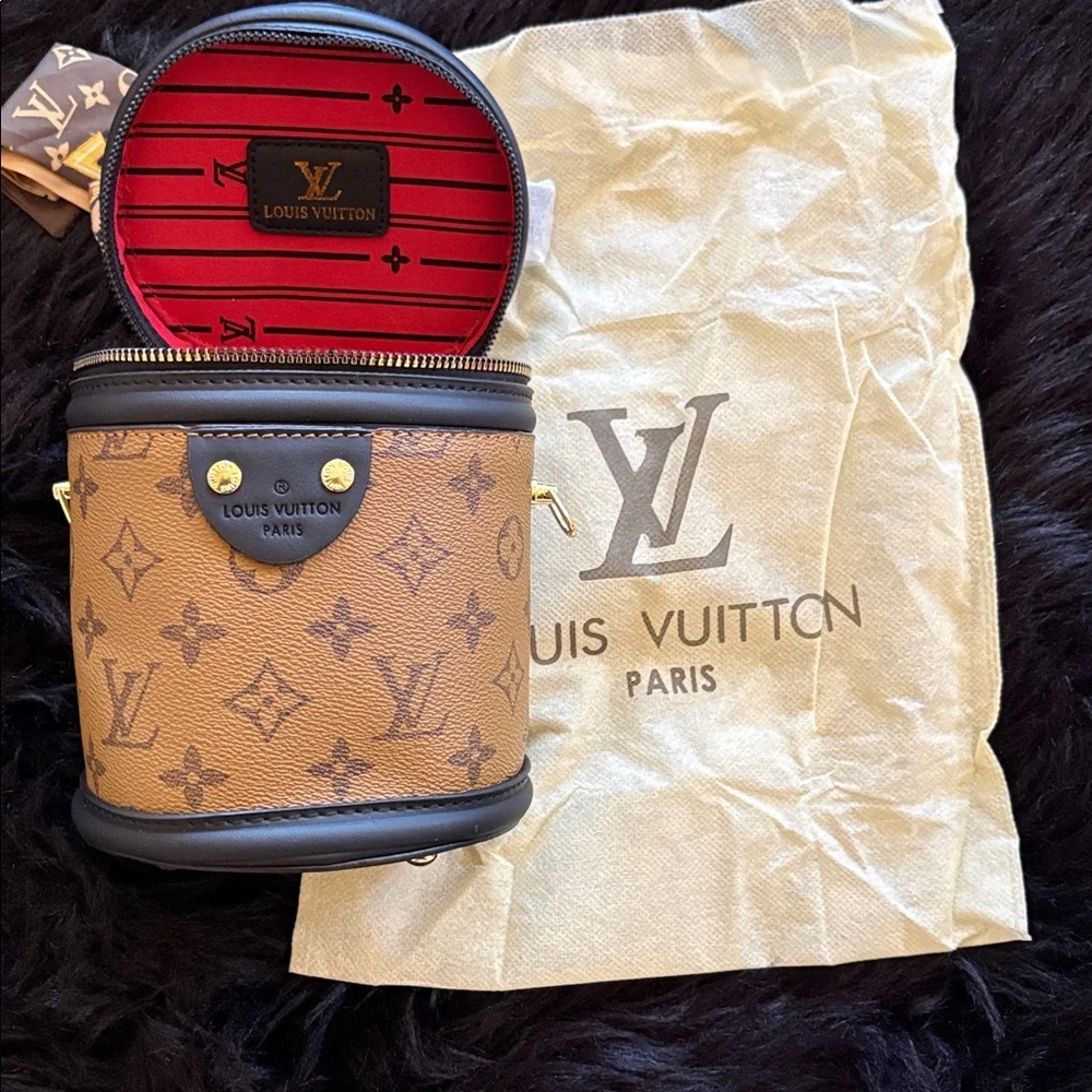 Louis Vuitton Brown Monogram Mini Vanity Case with Black Trim and Gold Hardware - Picture 5 of 8